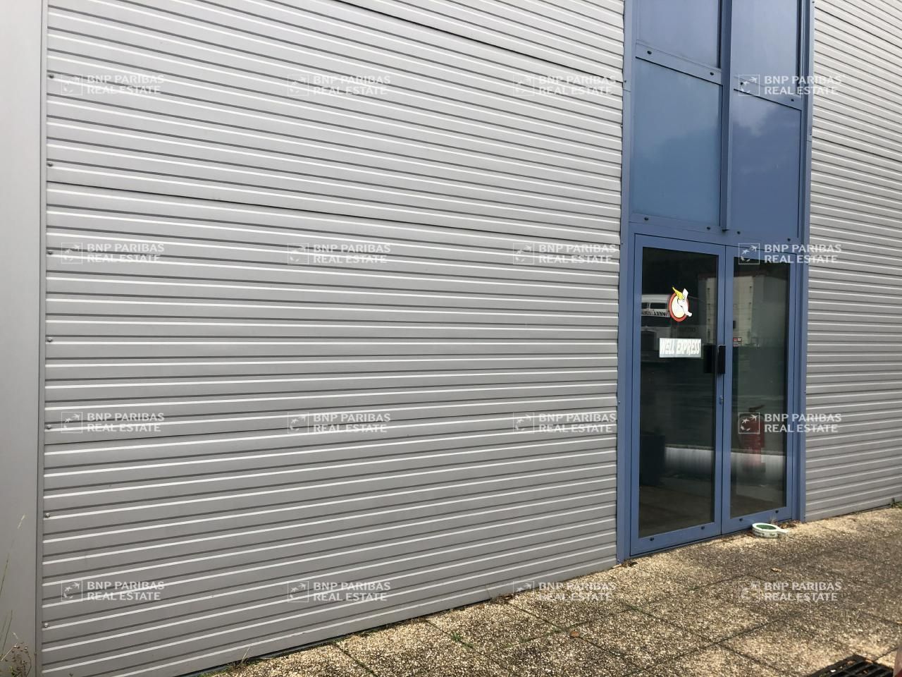 220 m² pour ce activité en location à Ingré