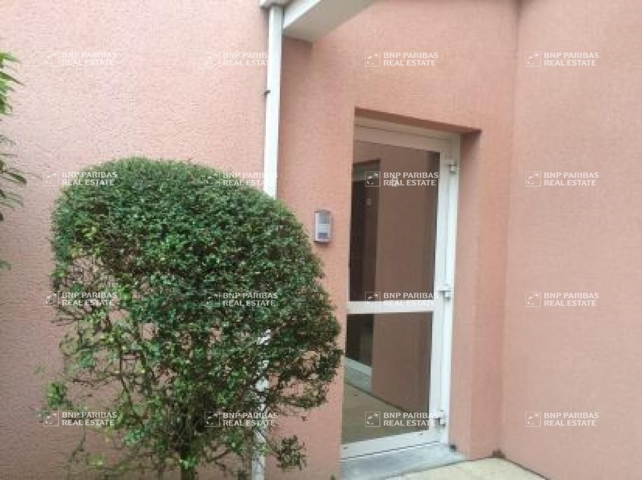 94 m² pour ce bureaux en location à Olivet