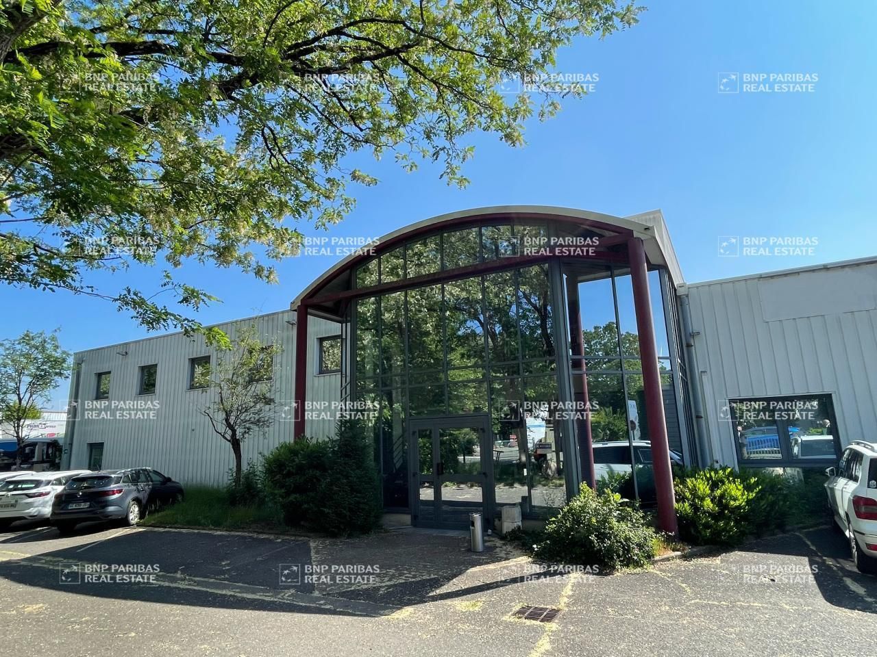 Location Activité 1592 m² non divisibles 45590 Saint-cyr-en-val