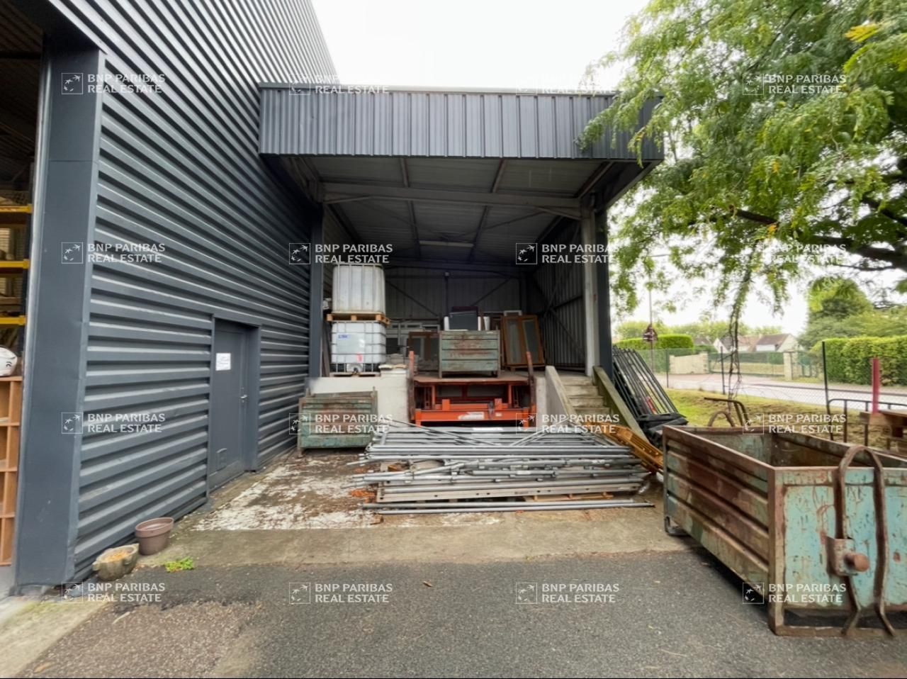 1436 m² pour ce activité en location à Le vaudreuil