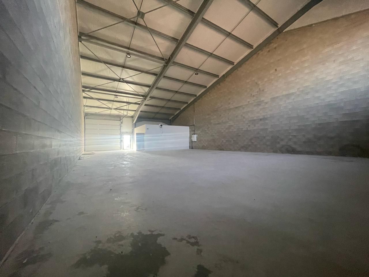 1214 m² pour ce pme-pmi en location à Yèbles