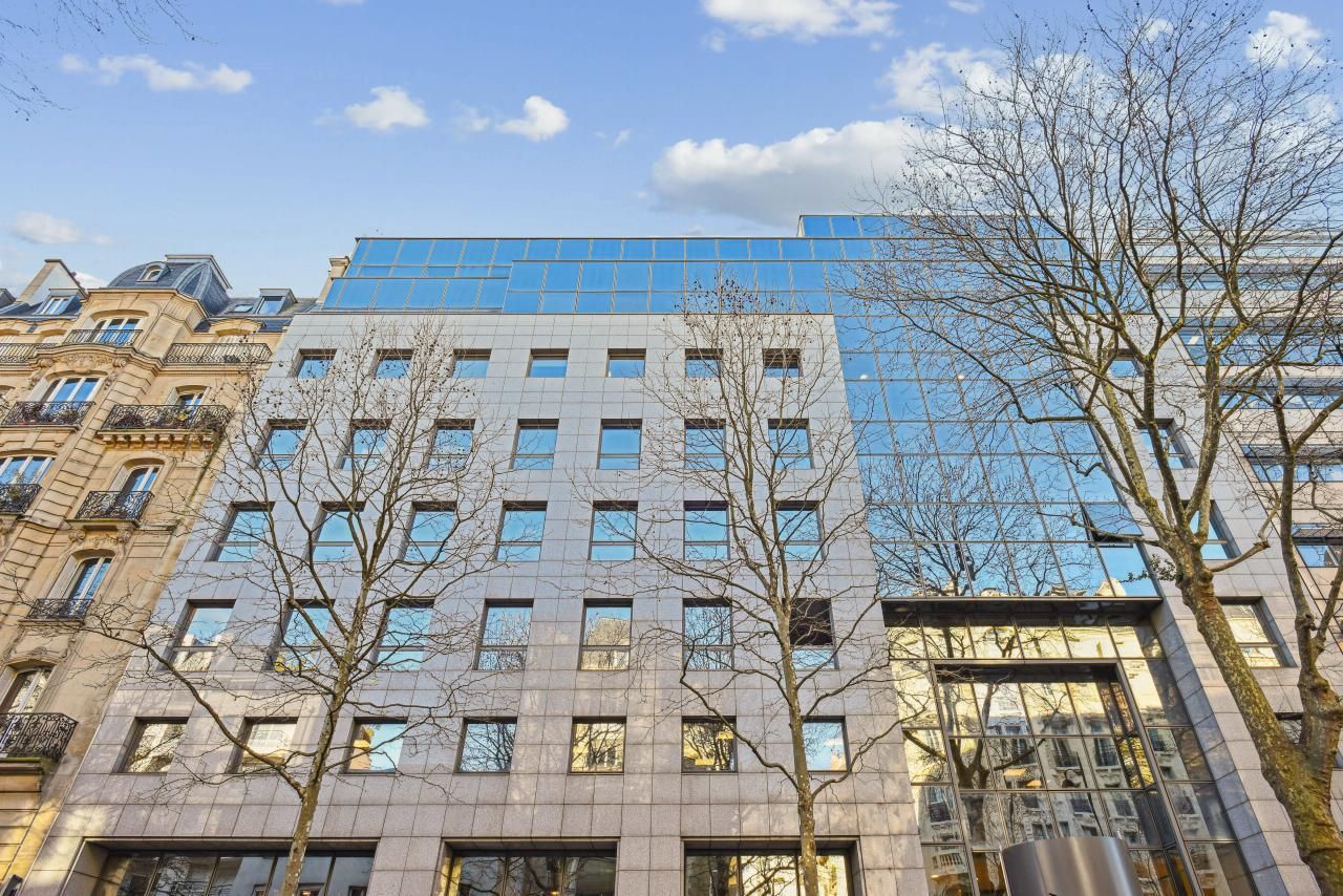 1680 m² pour ce bureaux en location à Paris