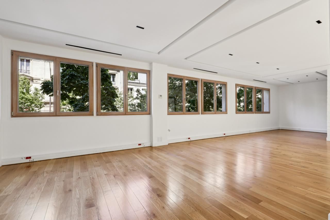 Location Bureaux 225 m² non divisibles 75018 Paris