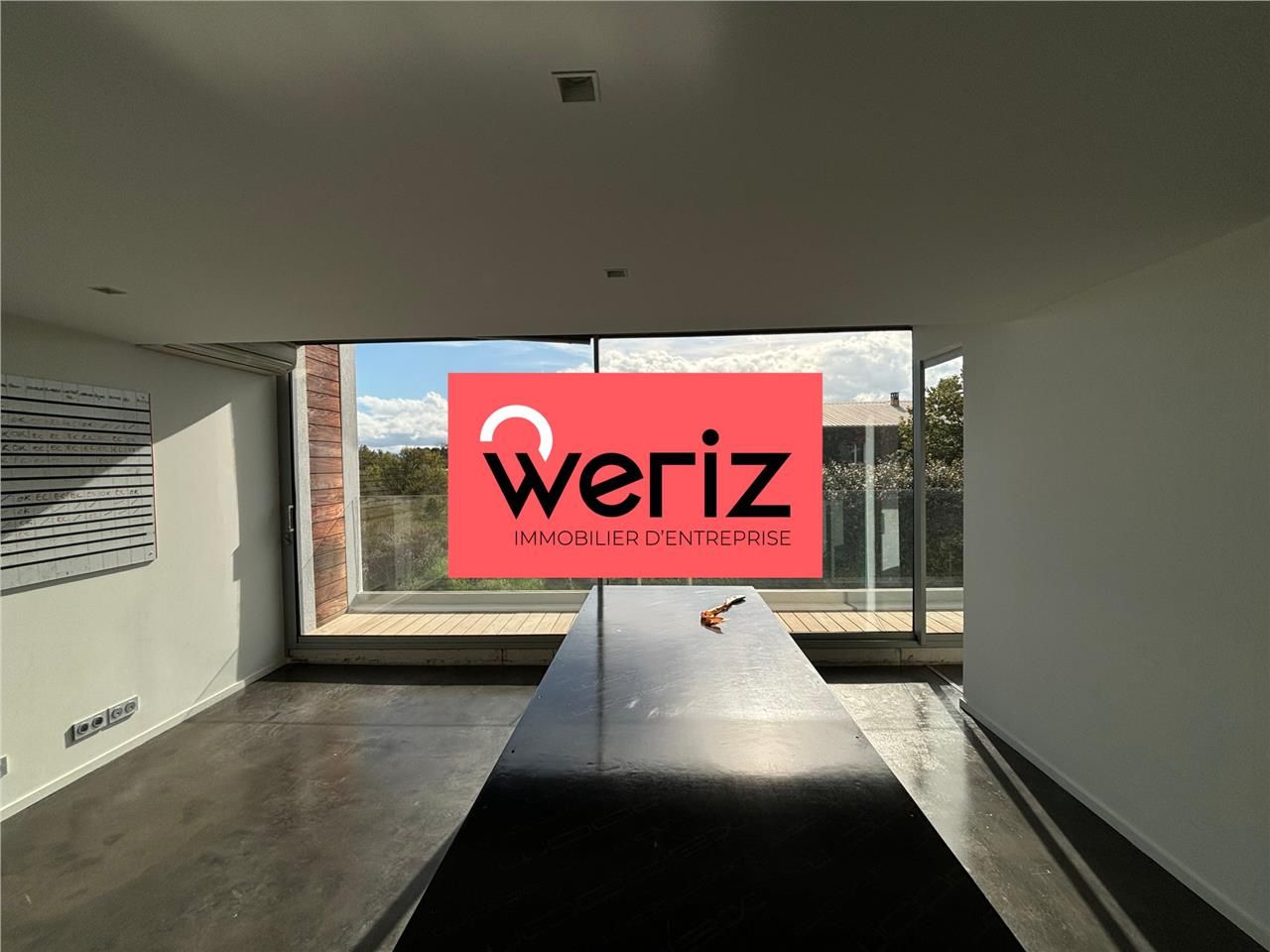 "Weriz vous présente ces bureaux à Eguilles, disp