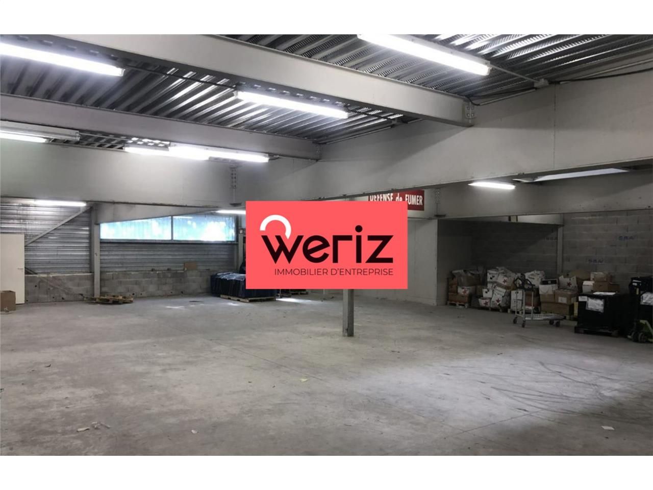 Location entrepots 900 m² non divisibles