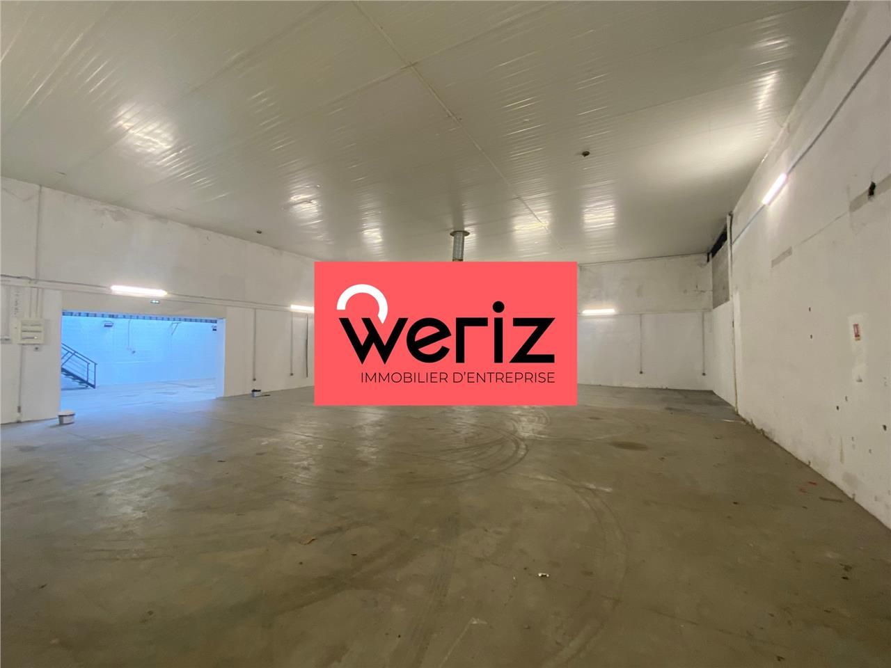 Situé en plein coeur de la ZI ESTROUBLANS, sur un