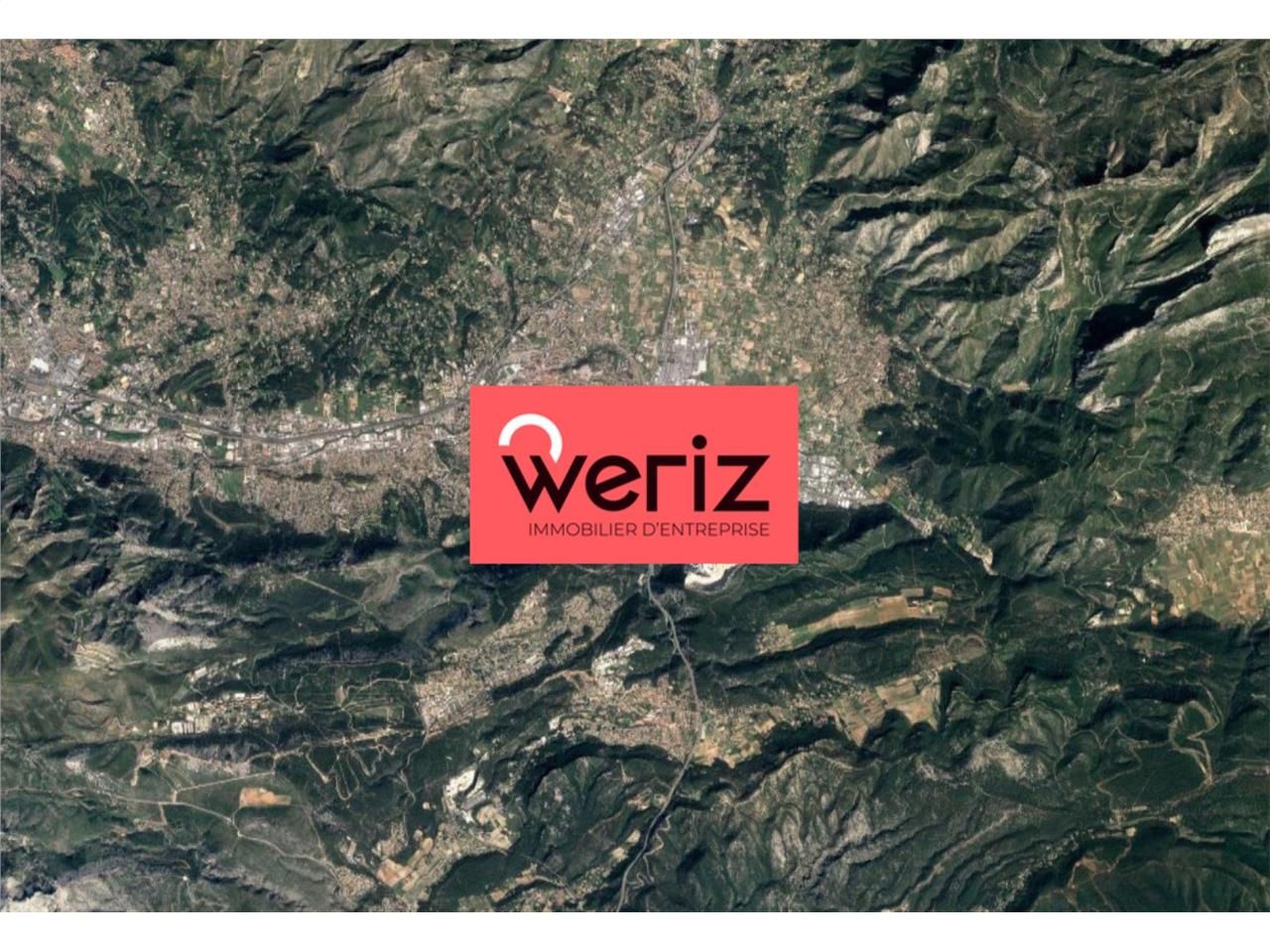 Location entrepots 586 m² non divisibles