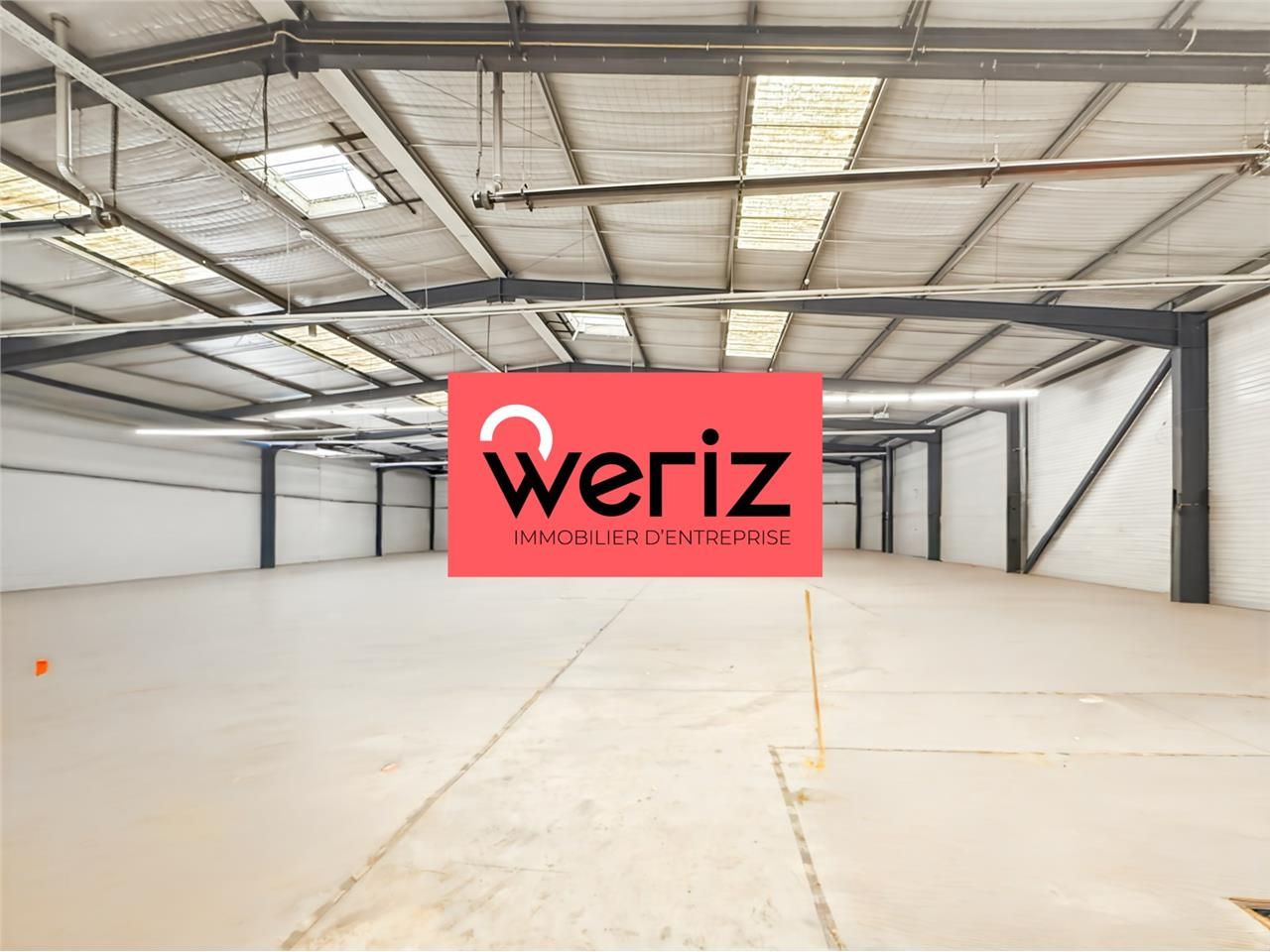 Situé sur un axe passant de la zone d'Aix les Mil