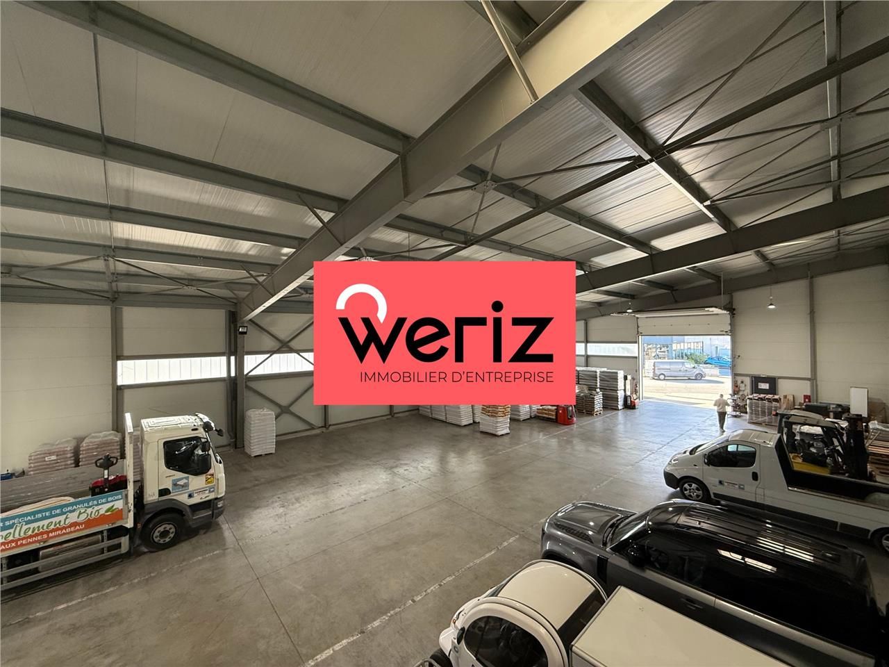 Situé dans la zone commerciale de Plan de Campagn