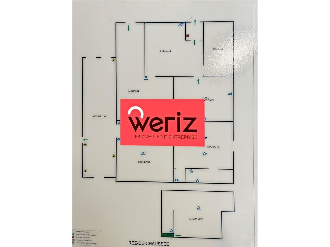 Vente entrepots 1000 m² non divisibles