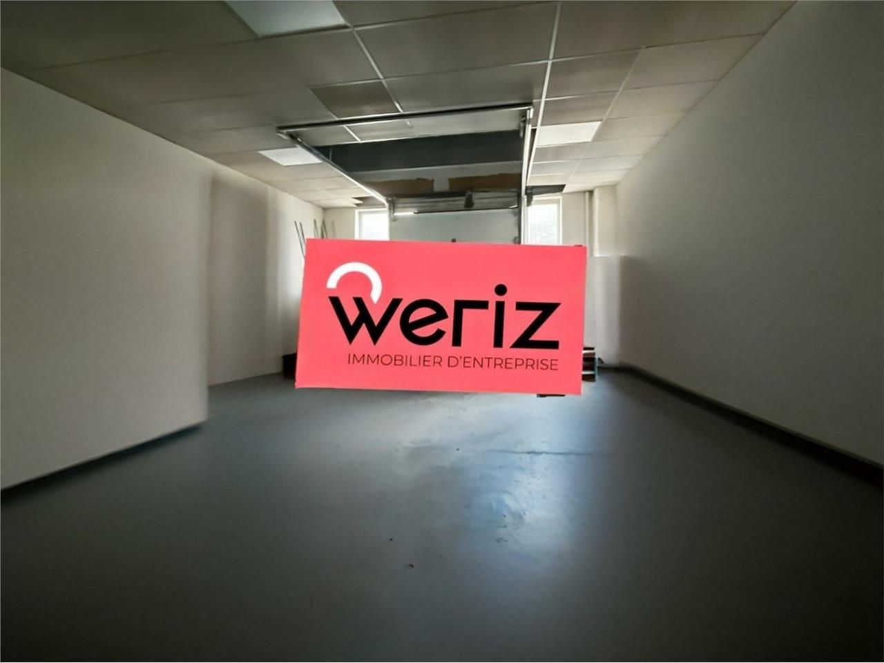 Situé au coeur de la zone d'activités de la Capel