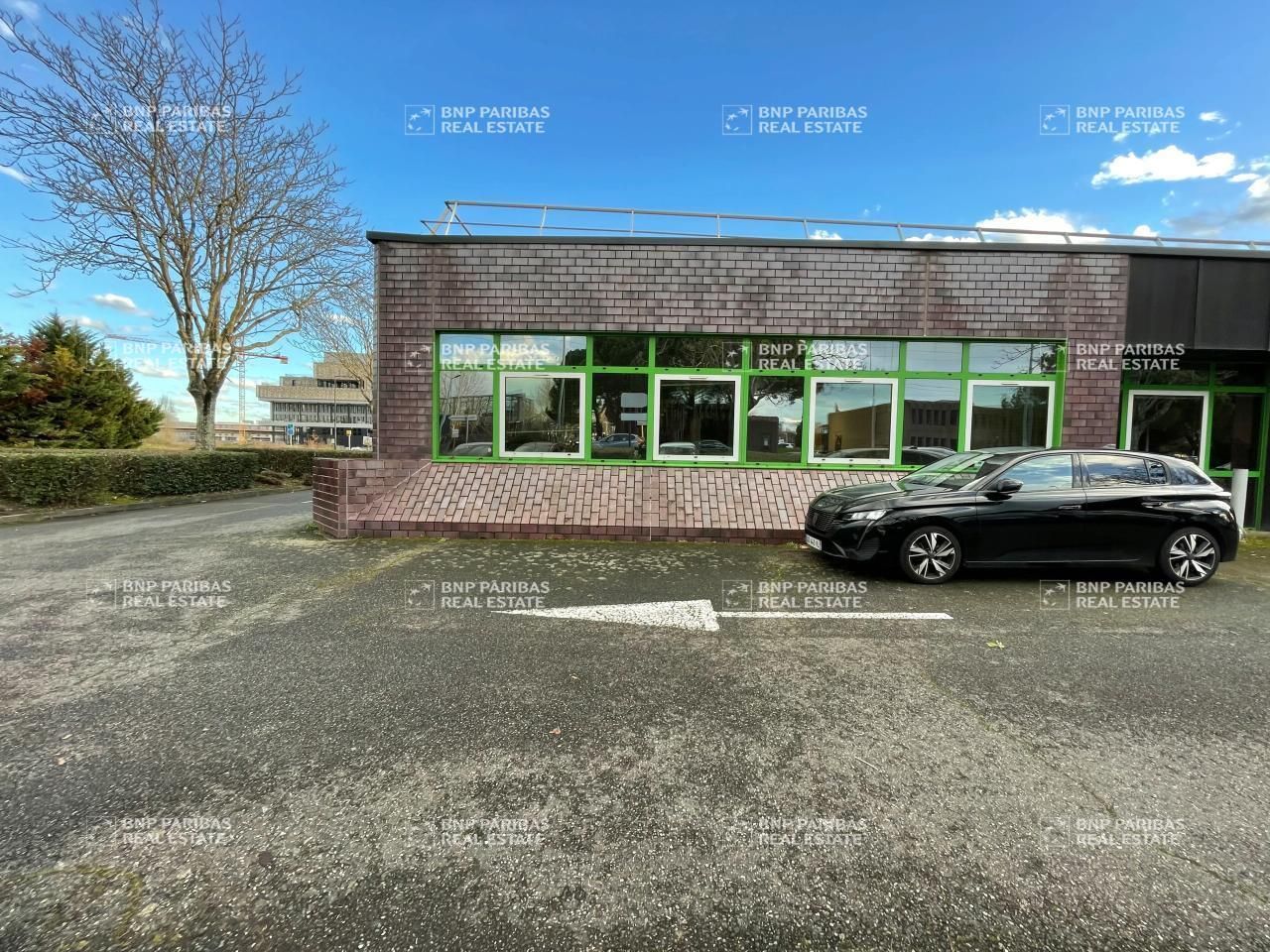 296 m² pour ce activité en location à Labège