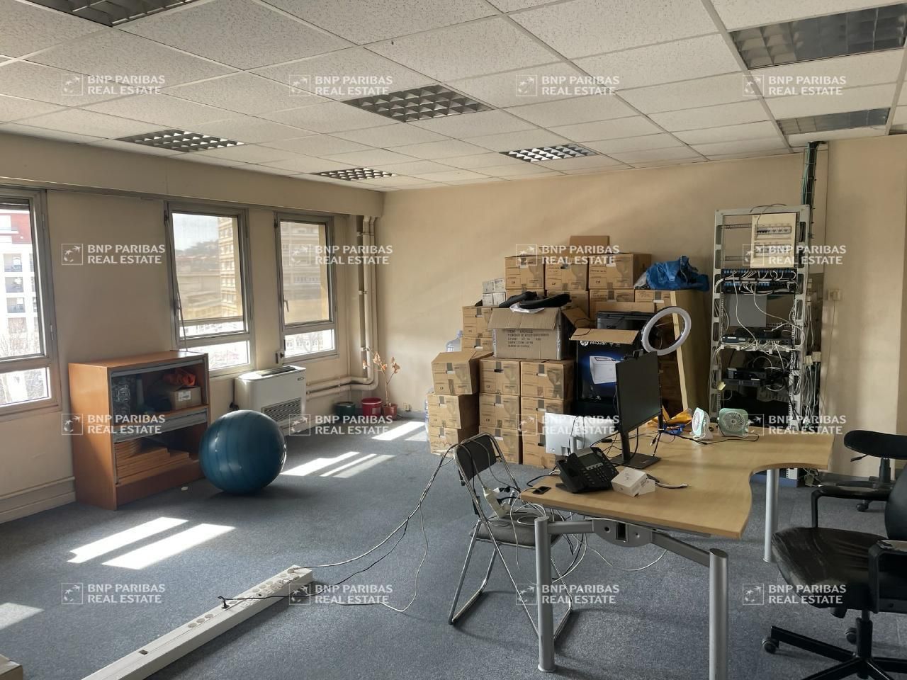 557 m² pour ce bureaux en location à Marseille