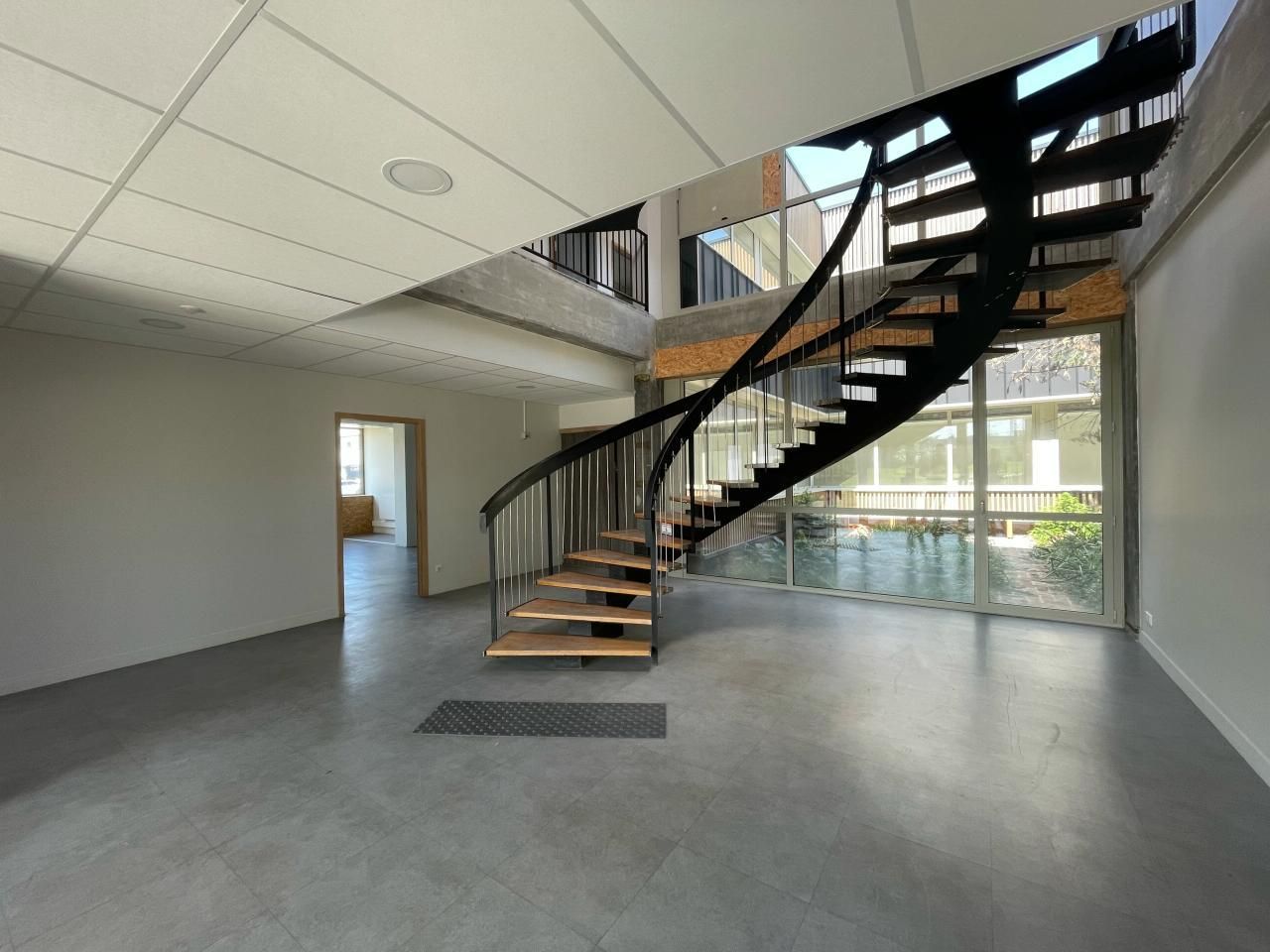 1601 m² pour ce bureaux en location à Le petit-quevilly