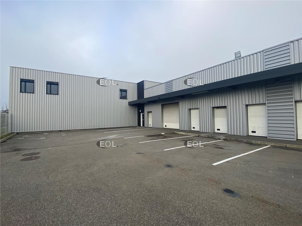 Location Entrepôt 2411 m² non divisibles
