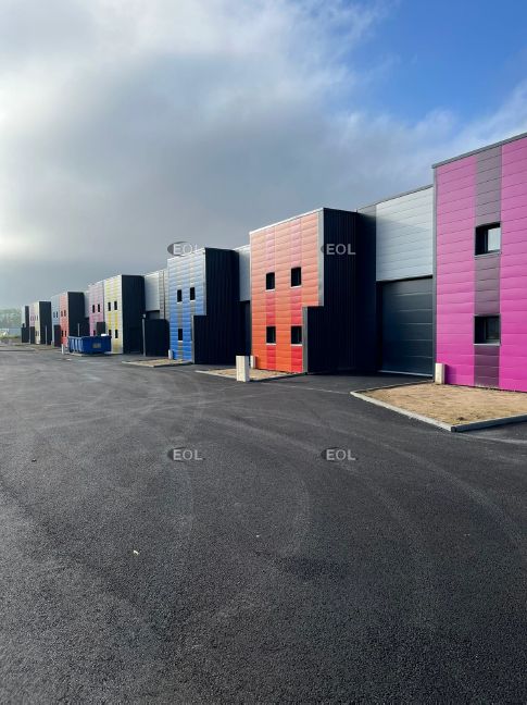 Vente Local d'activités 343 m² divisibles à partir de 163 m²