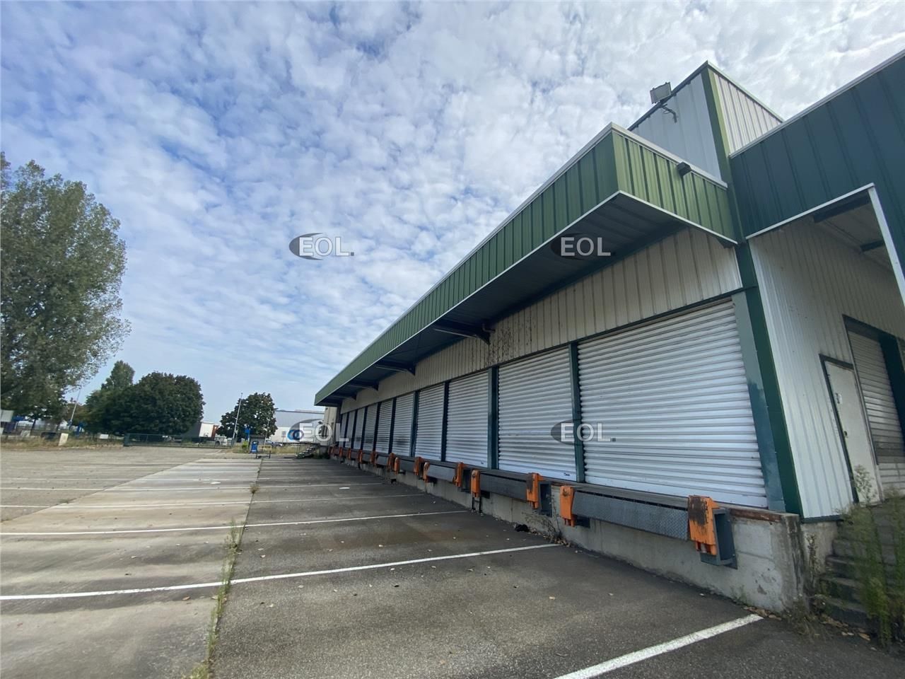 Location Entrepôt 1595 m² non divisibles