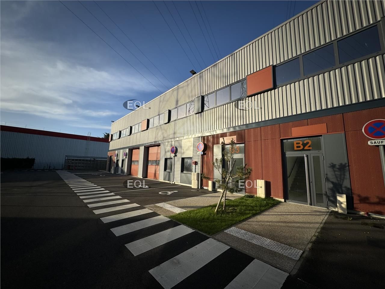 Location Local d'activités 1317 m² divisibles à partir de 383 m²