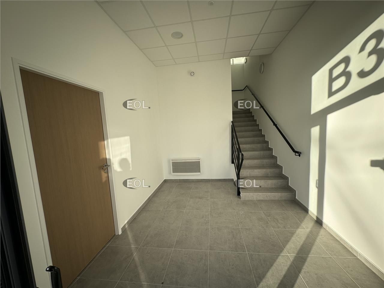 Locaux d'activités avec bureaux à partir de 383 m² disponibles à la location à Corbeil-Essonnes (91)