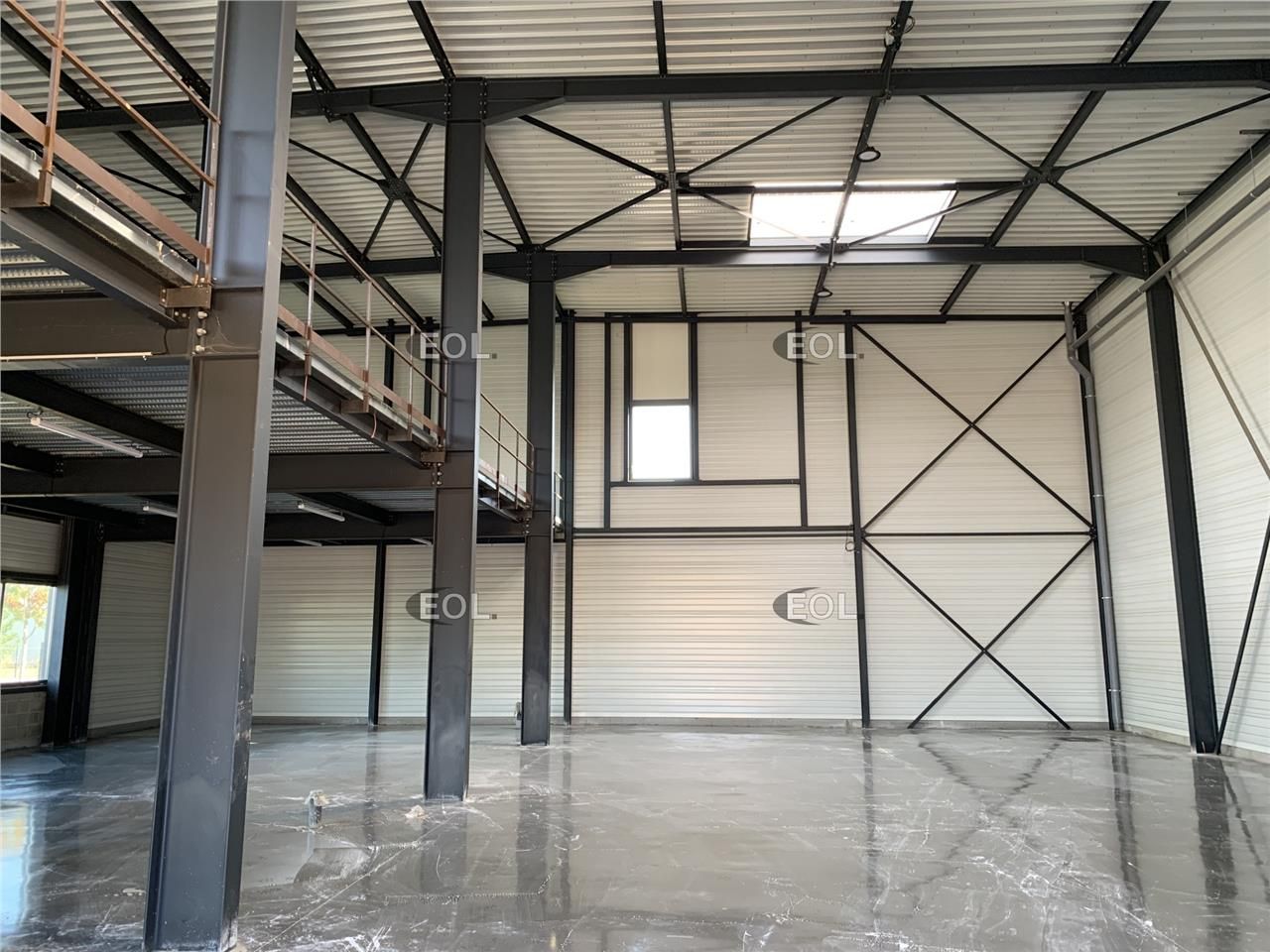 Bâtiment indépendant de 1 775 m² à vendre à Bondoufle (91)