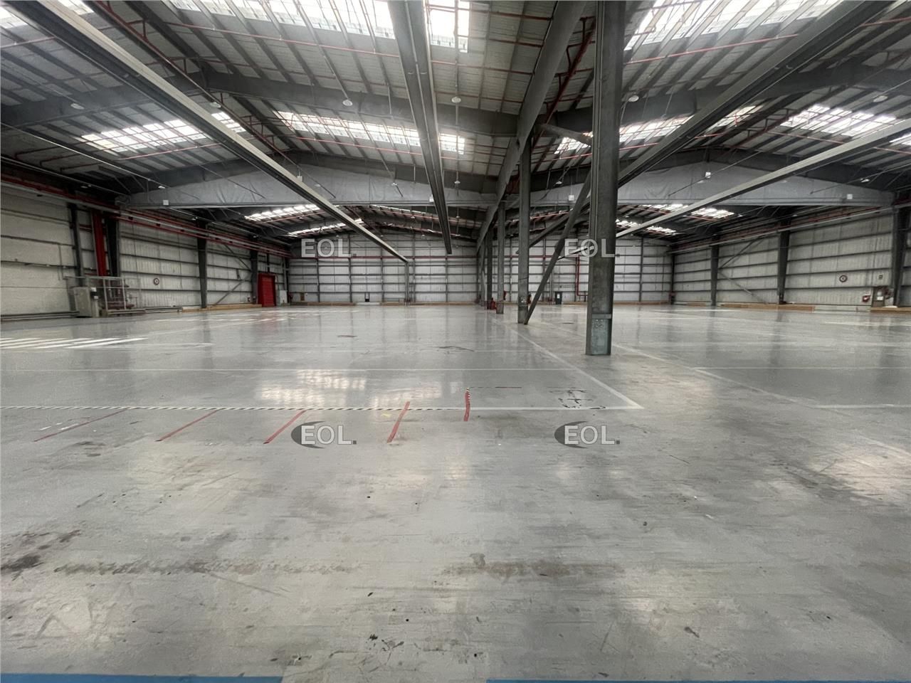 A LOUER : Bâtiment indépendant de 10 500 m² à Gennevilliers