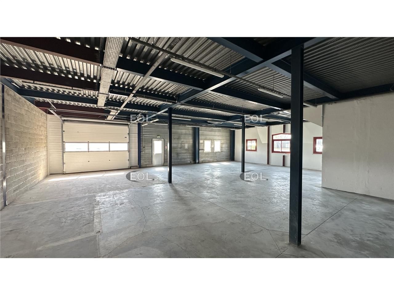 A LOUER - Locaux d'activité avec bureaux à patir de 306 m² à Chanteloup-en-brie (77)