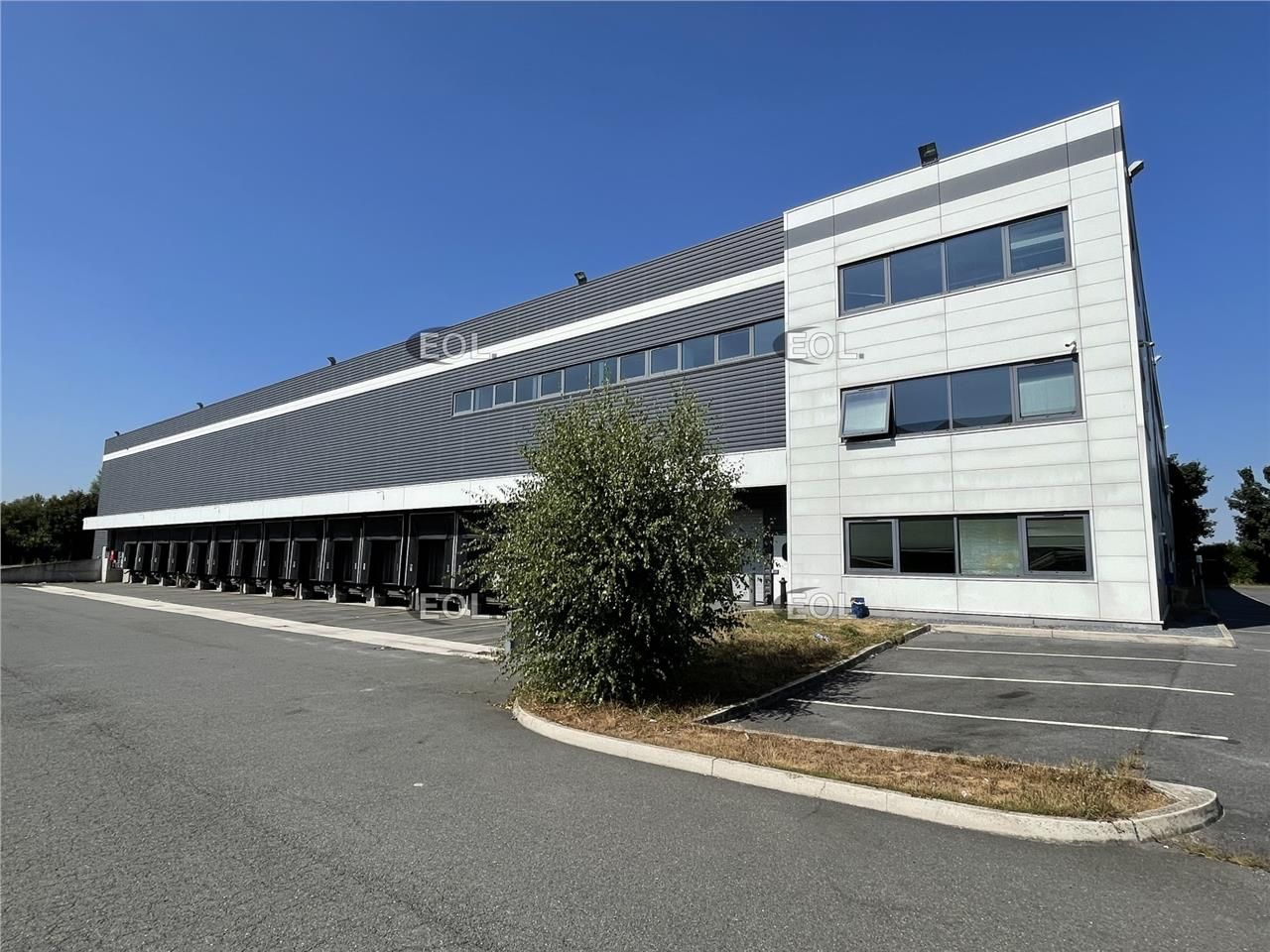 Location Local d'activités 6897 m² non divisibles