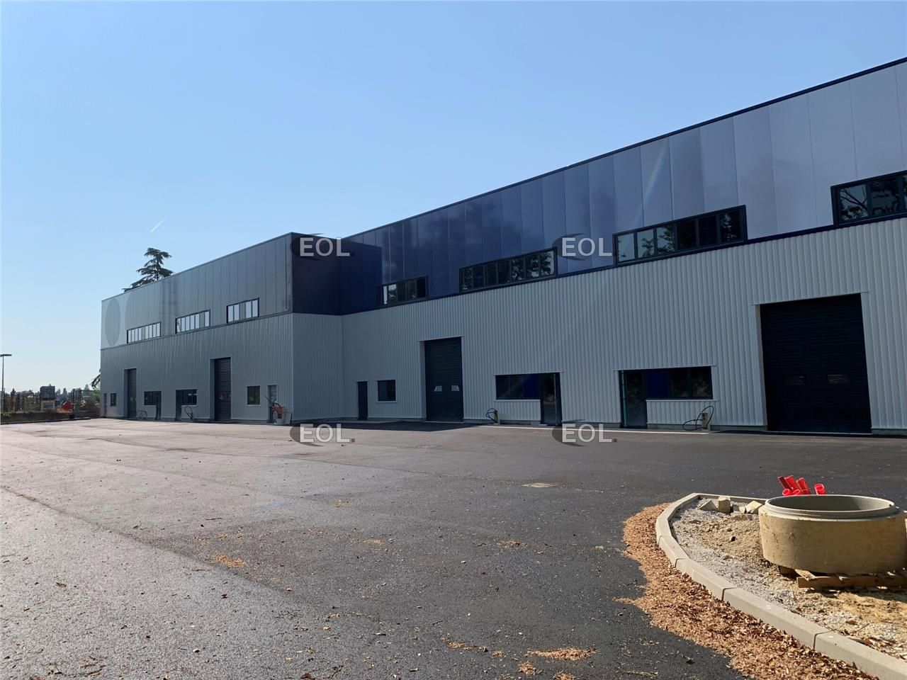 A LOUER - Bâtiment indépendant de 2 378 m² à Chilly-Mazarin (91)