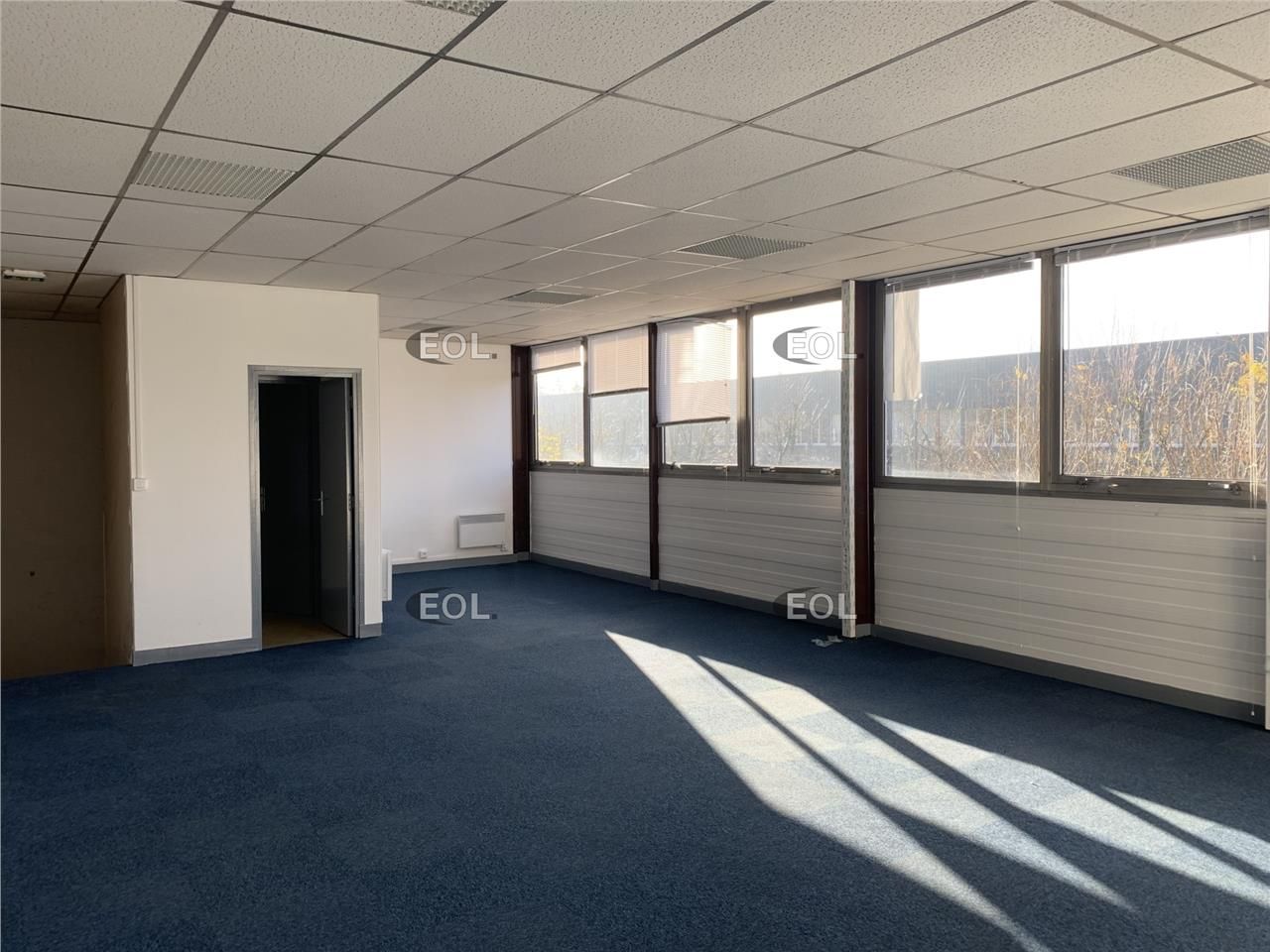 A LOUER - Locaux d'activité de 813 m²