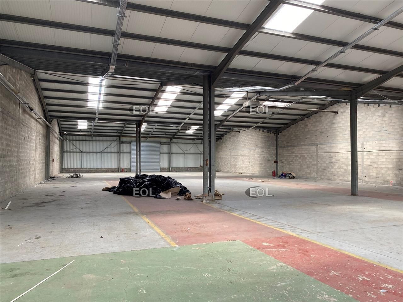 Location Local d'activités 1090 m² non divisibles