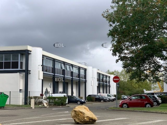 Location Entrepôt 474 m² non divisibles