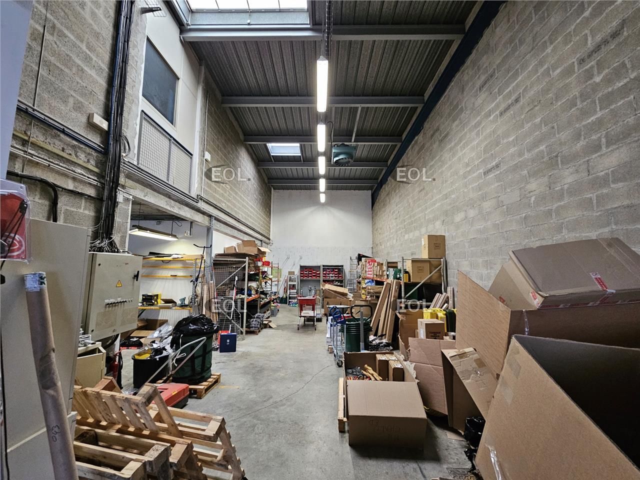 Location Local d'activités 671 m² non divisibles