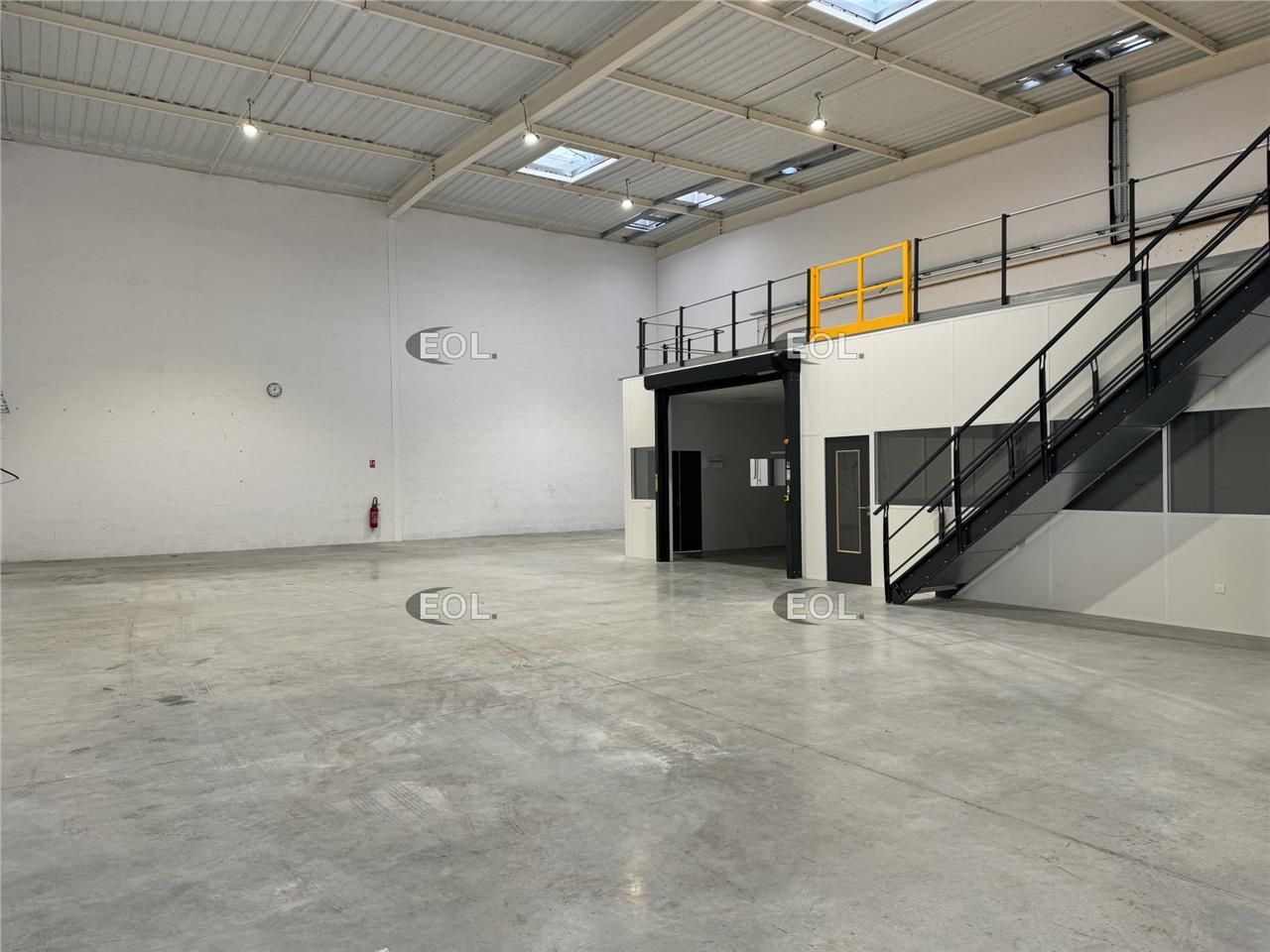 Local d'activités de 511 m² disponible à la location à Villebon-sur-Yvette (91)