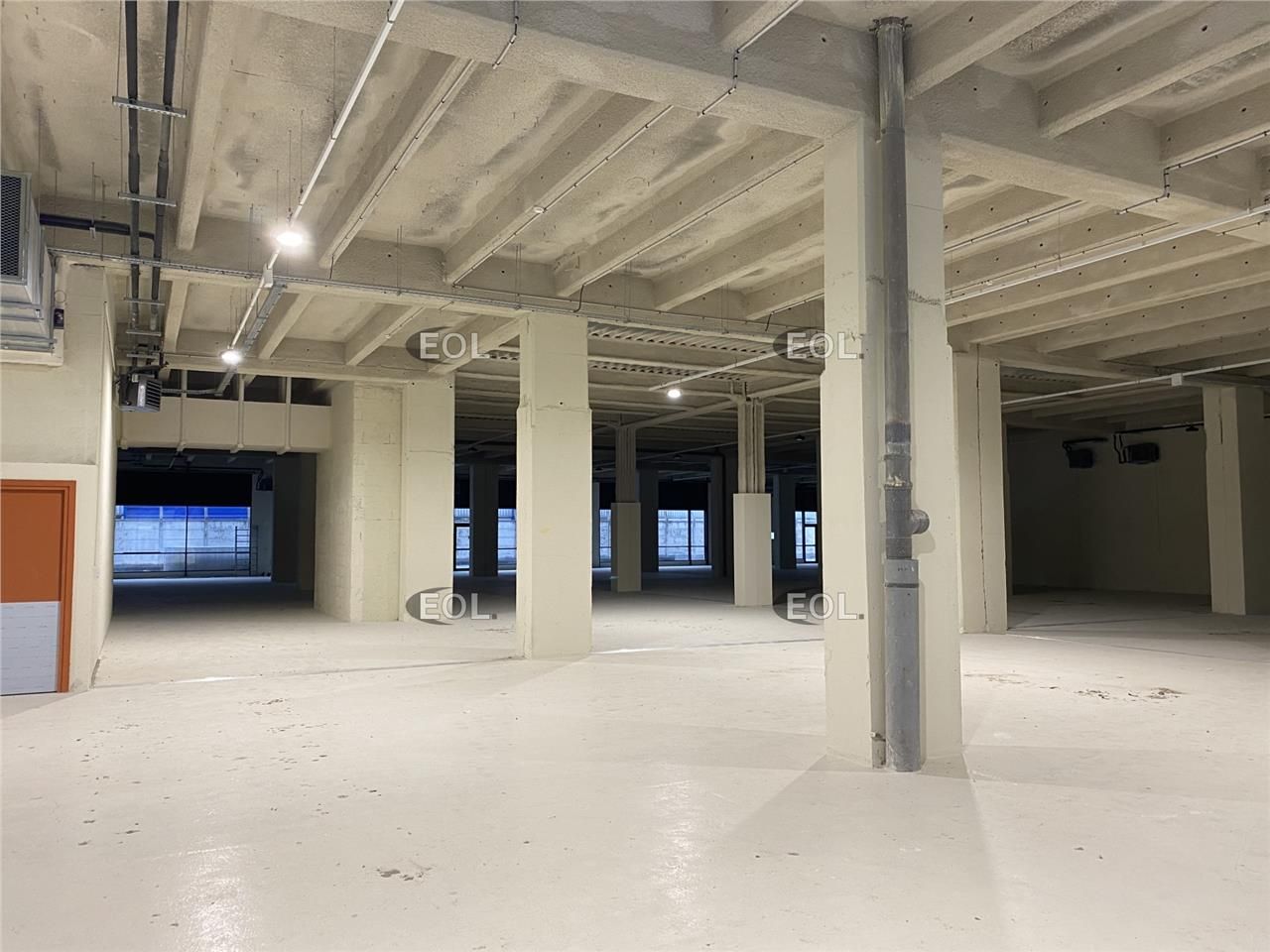 A LOUER BATIMENT D'ACTIVITES ET BUREAUX