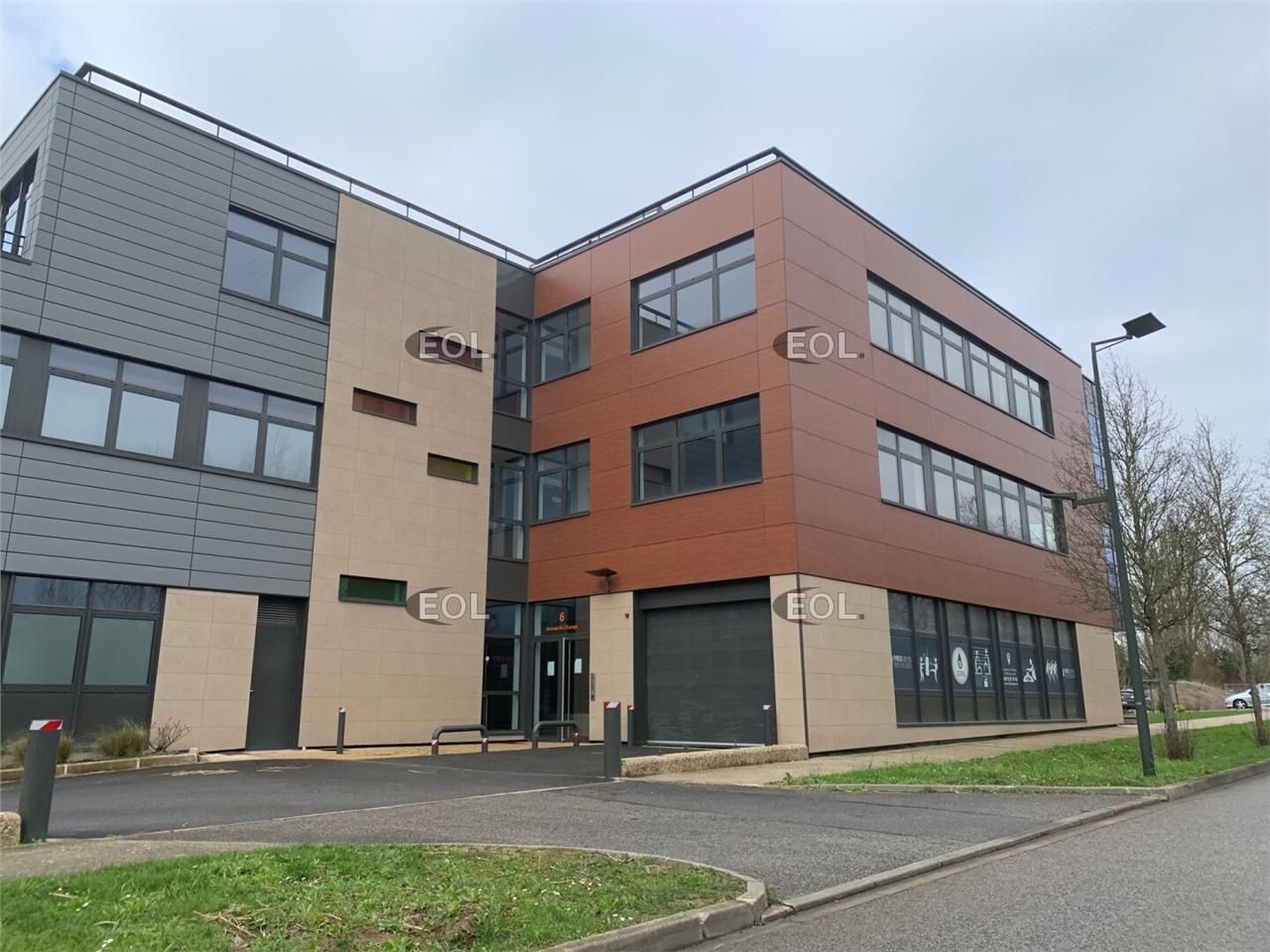 A louer locaux 700m²