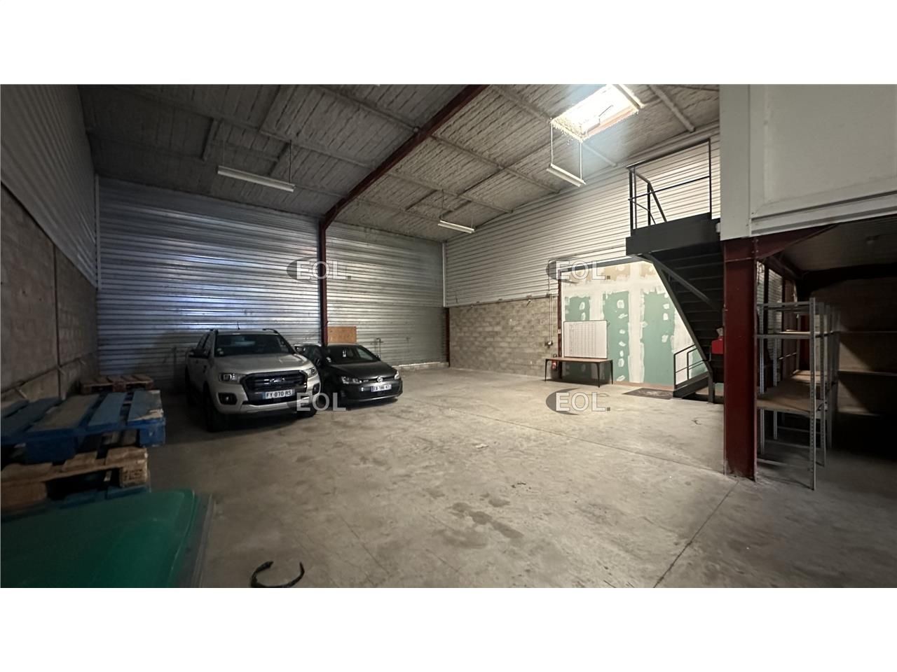 Brie-Comte-Robert (77) - A VENDRE - Local d'activité avec bureaux de 345 m²