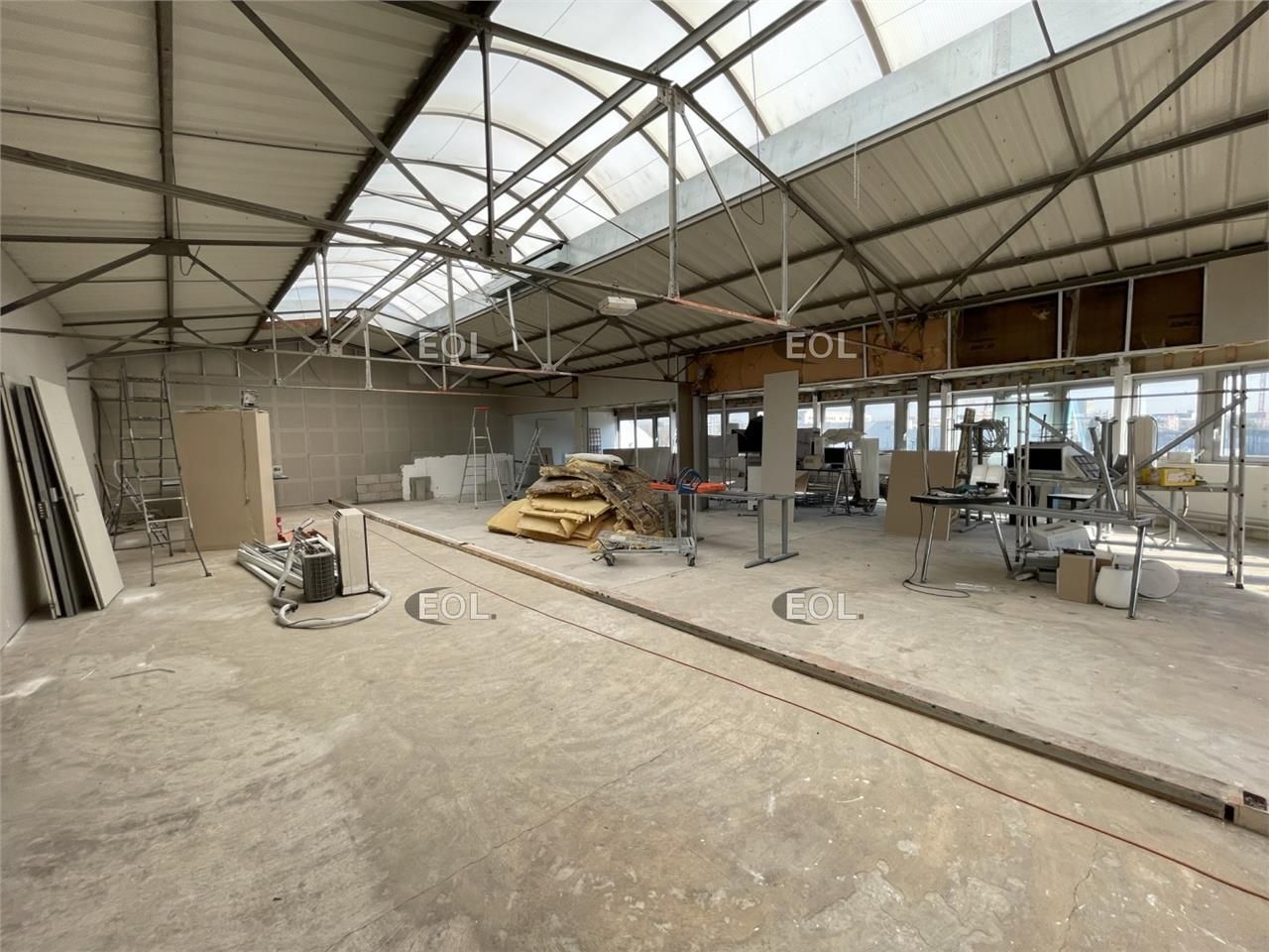 A VENDRE : Activité/bureaux de 450 m²