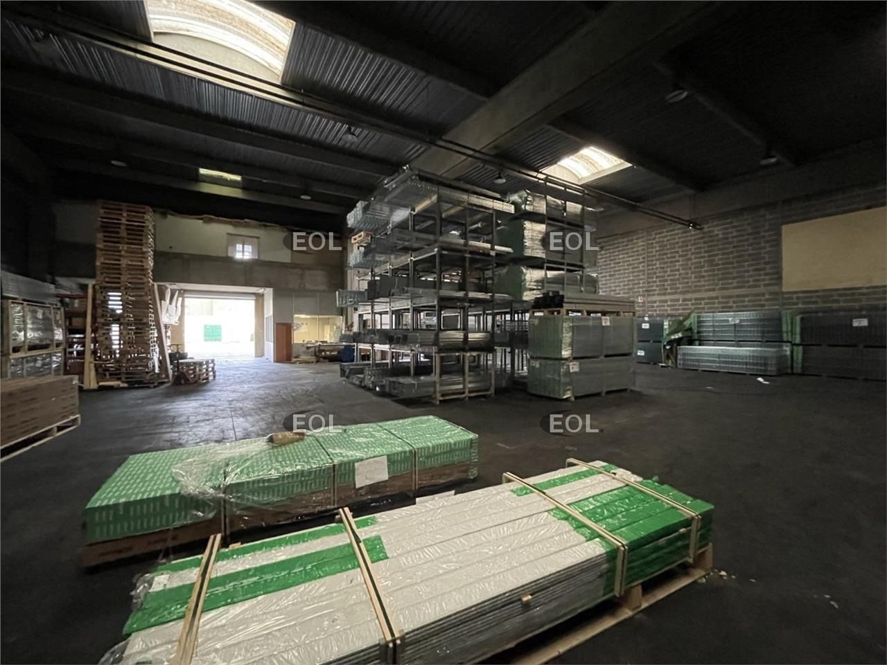 A LOUER : Local d'activités de 875 m²