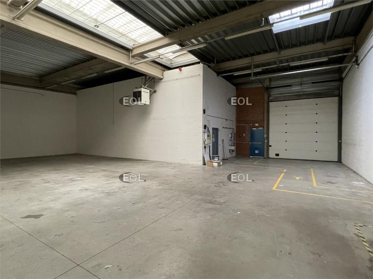 A LOUER : Local d'activités de 389 m²