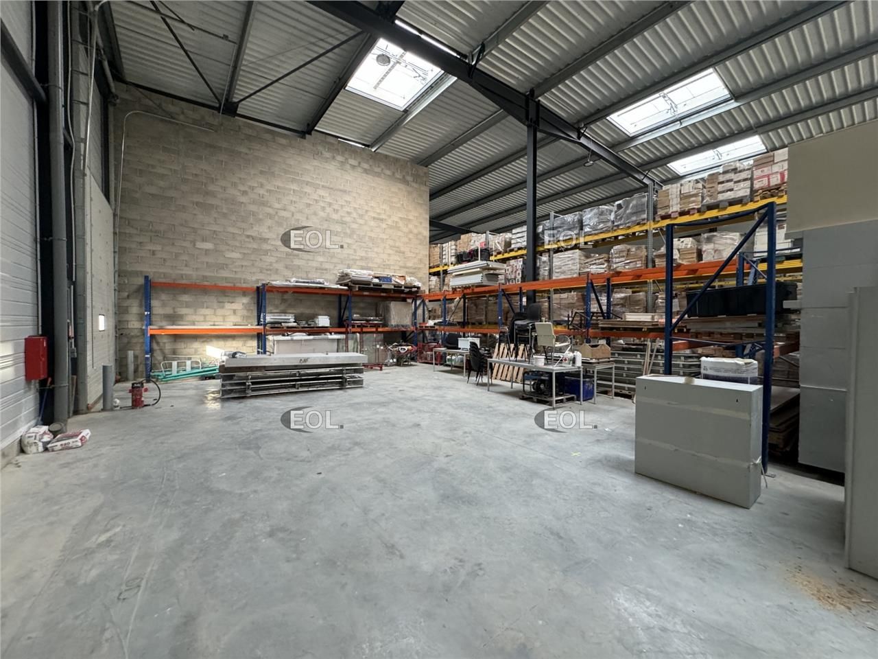 Locaux d'activités avec bureaux de 436 m²
