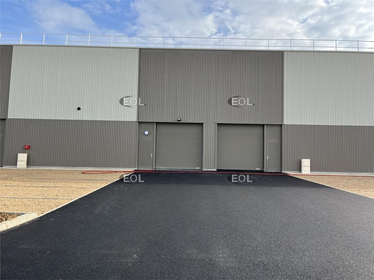 A VENDRE : Bâtiment d'activités clé en main de 1 259 m²