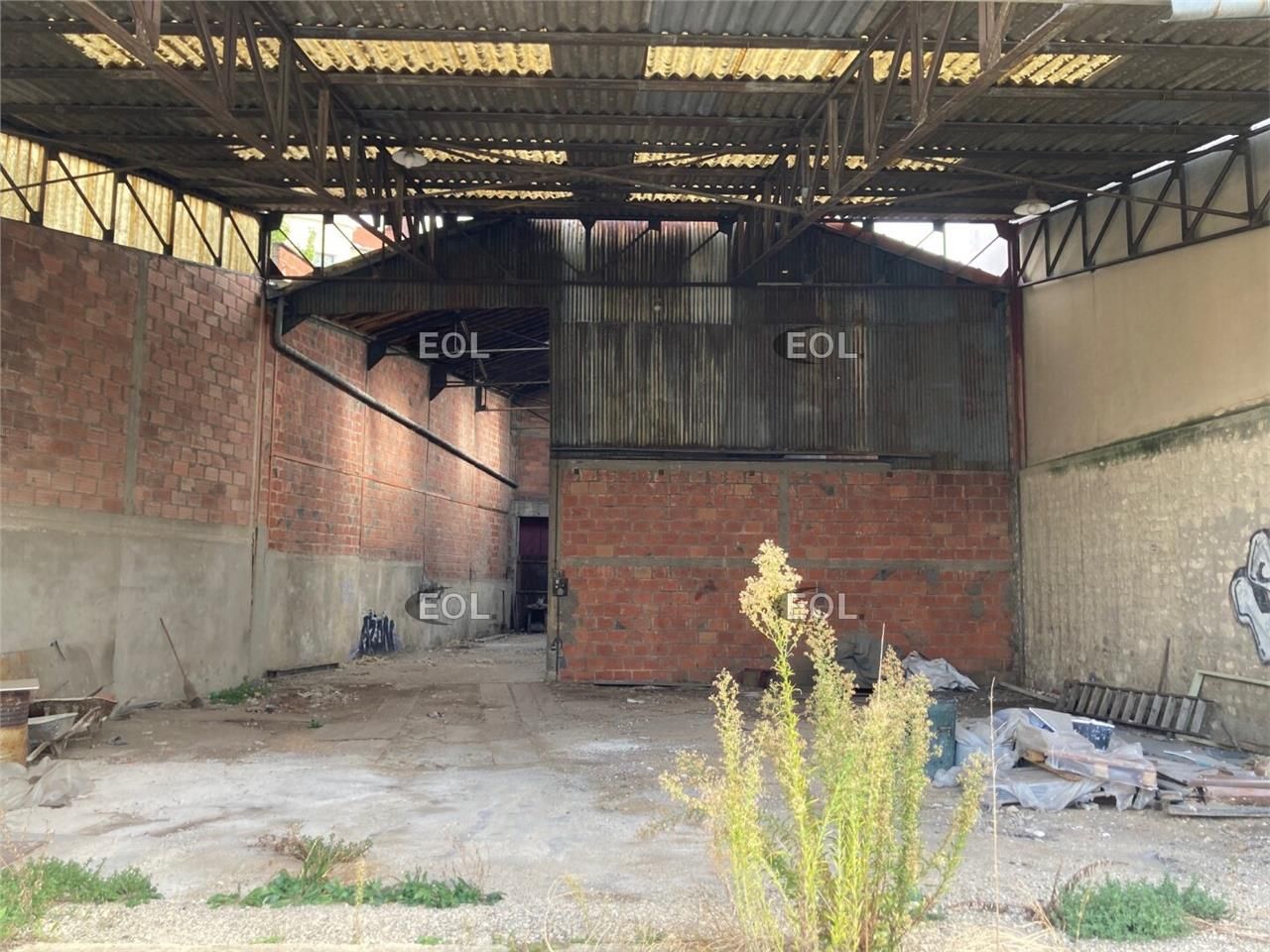 Location Entrepôt 590 m² non divisibles