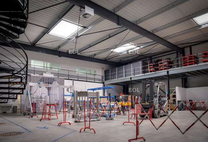 A vendre - Bâtiment d'activité avec bureaux de 1 385 m²