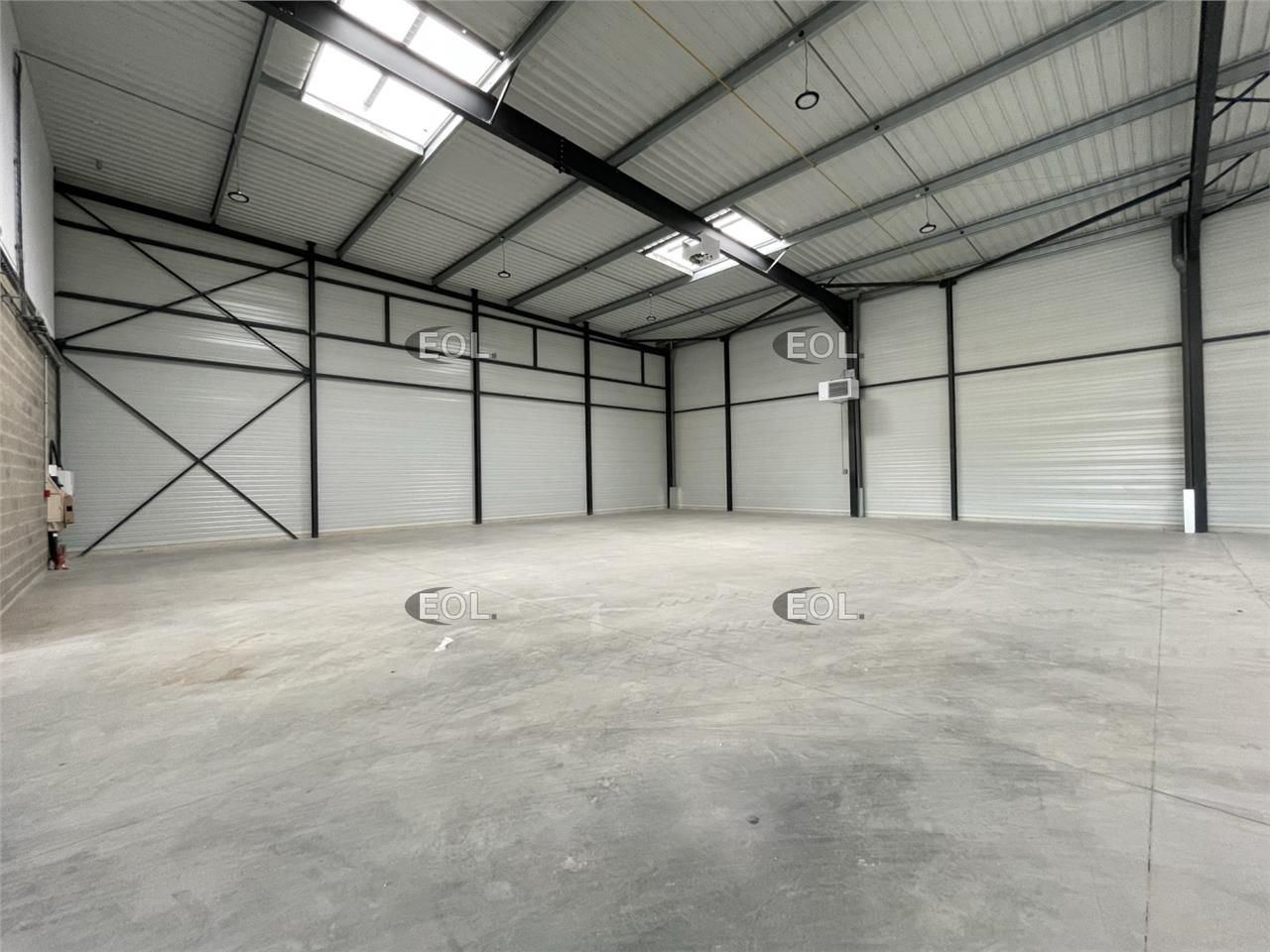 A VENDRE : Bâtiment d'activités divisible