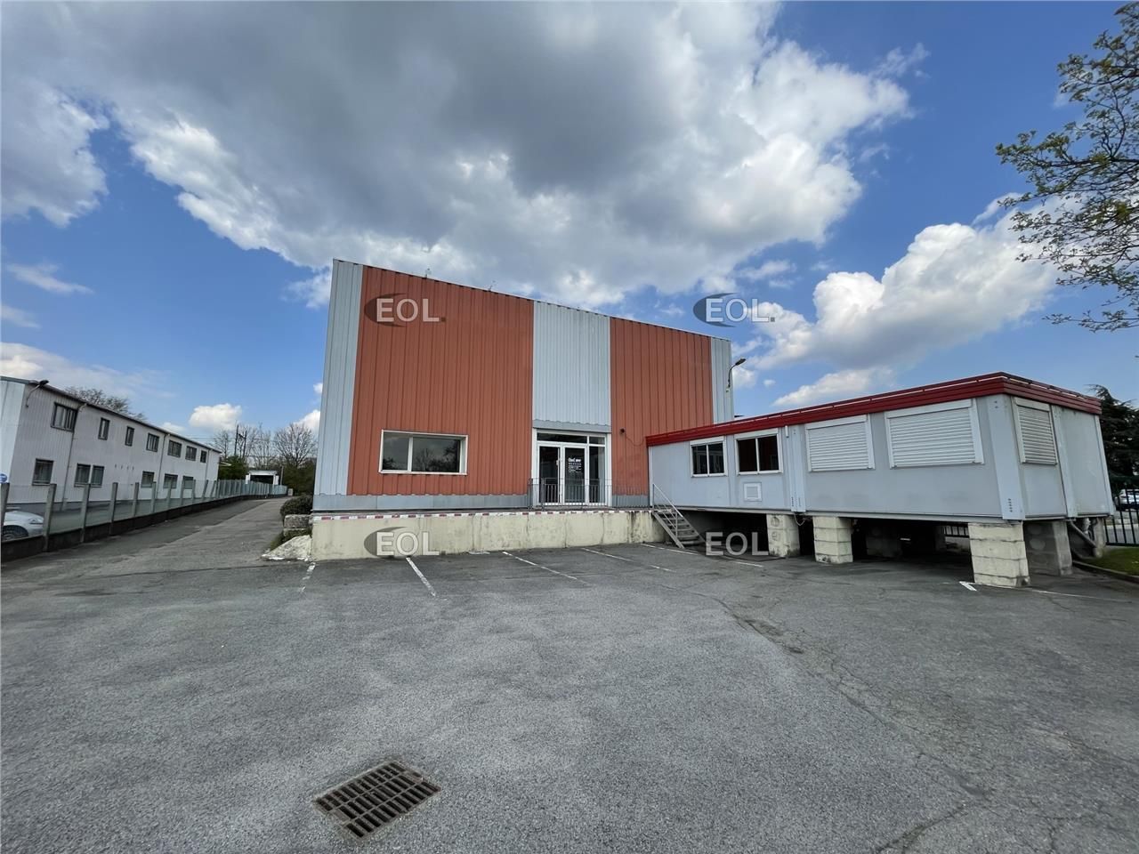 Location Local d'activités 551 m² non divisibles