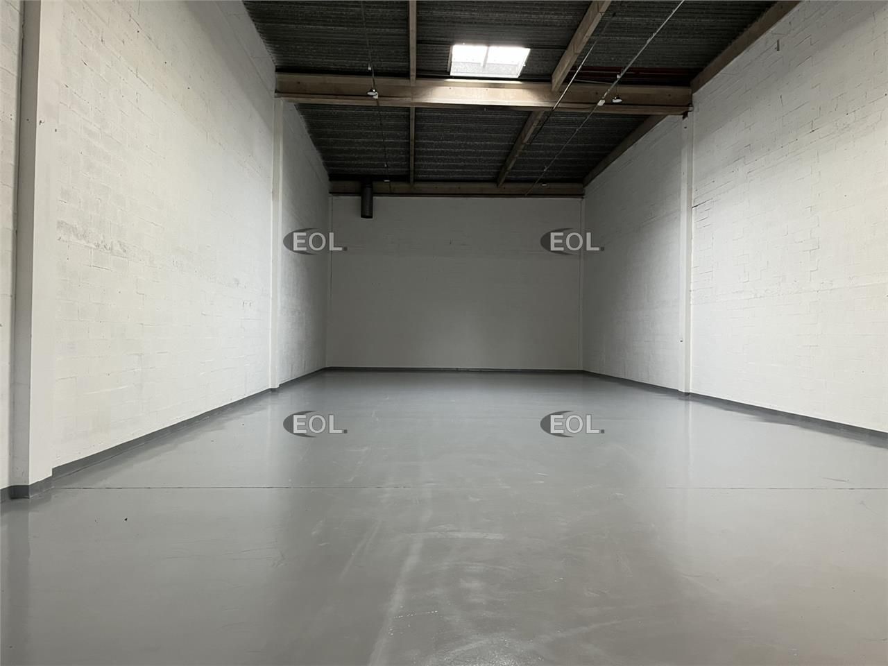 A LOUER : Locaux d'activités