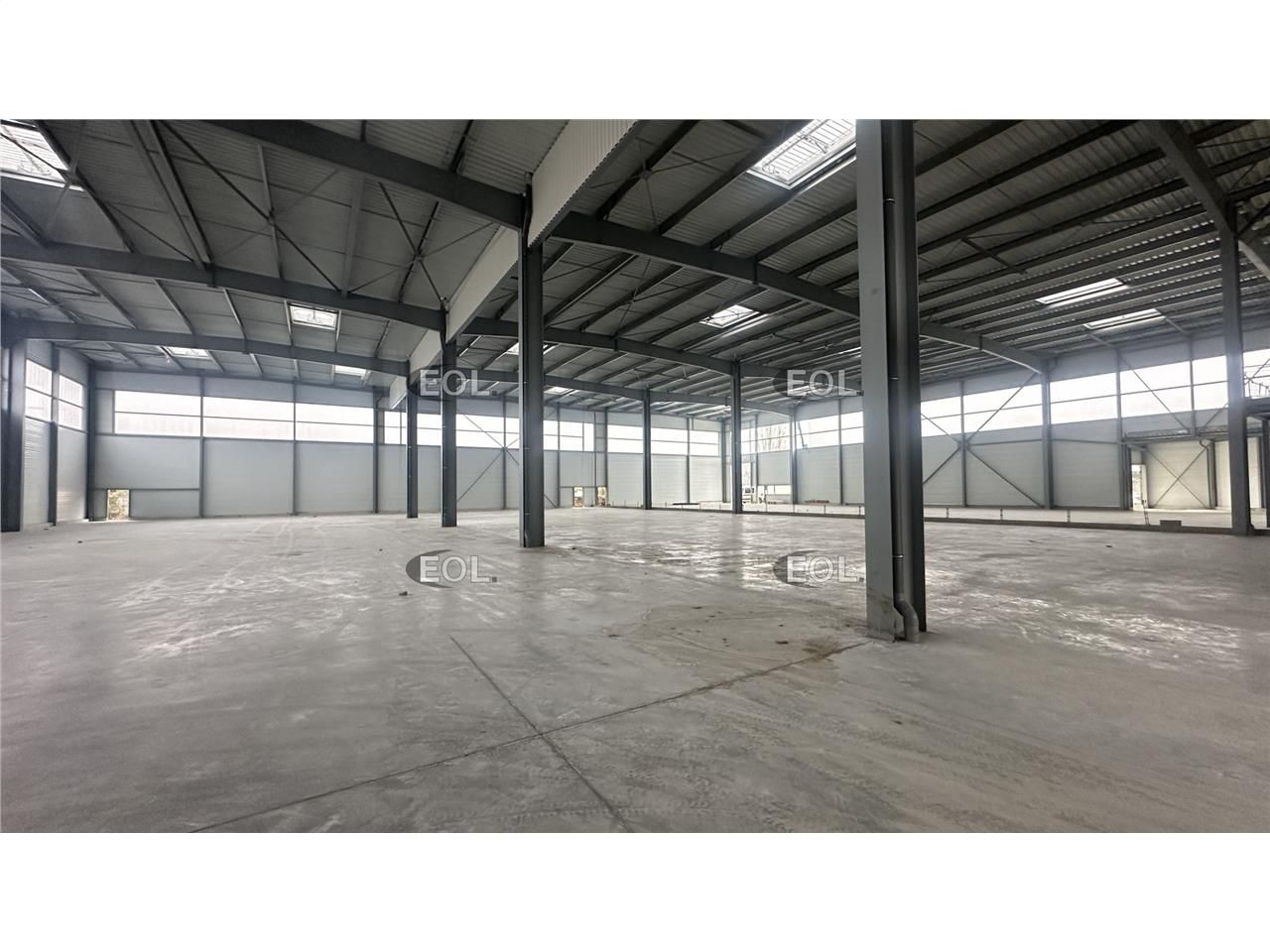 Location Local d'activités 3428 m² divisibles à partir de 1104 m²