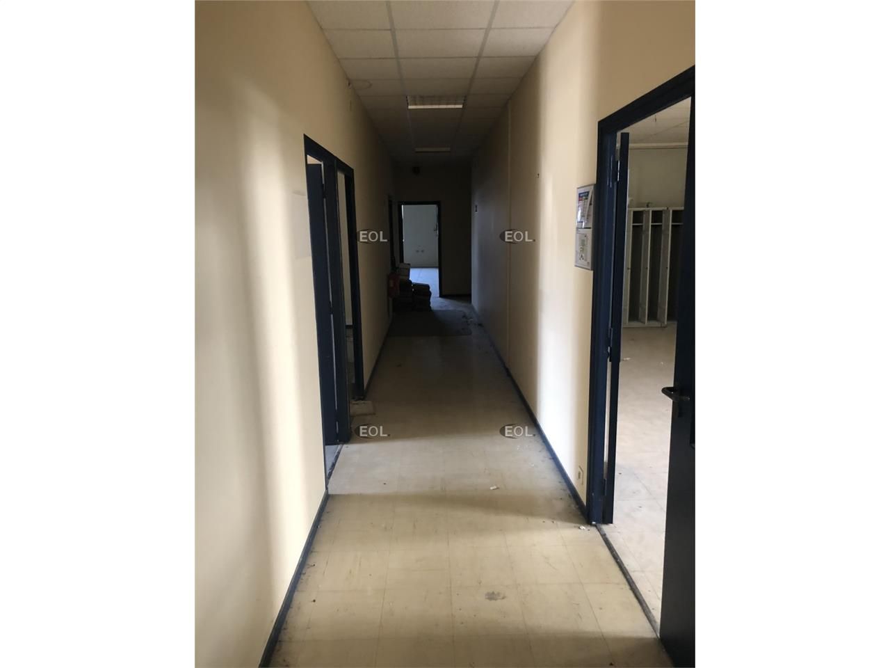 A LOUER - Bâtiment d'activité avec bureaux à Saint-Thibault-des-Vignes (77)