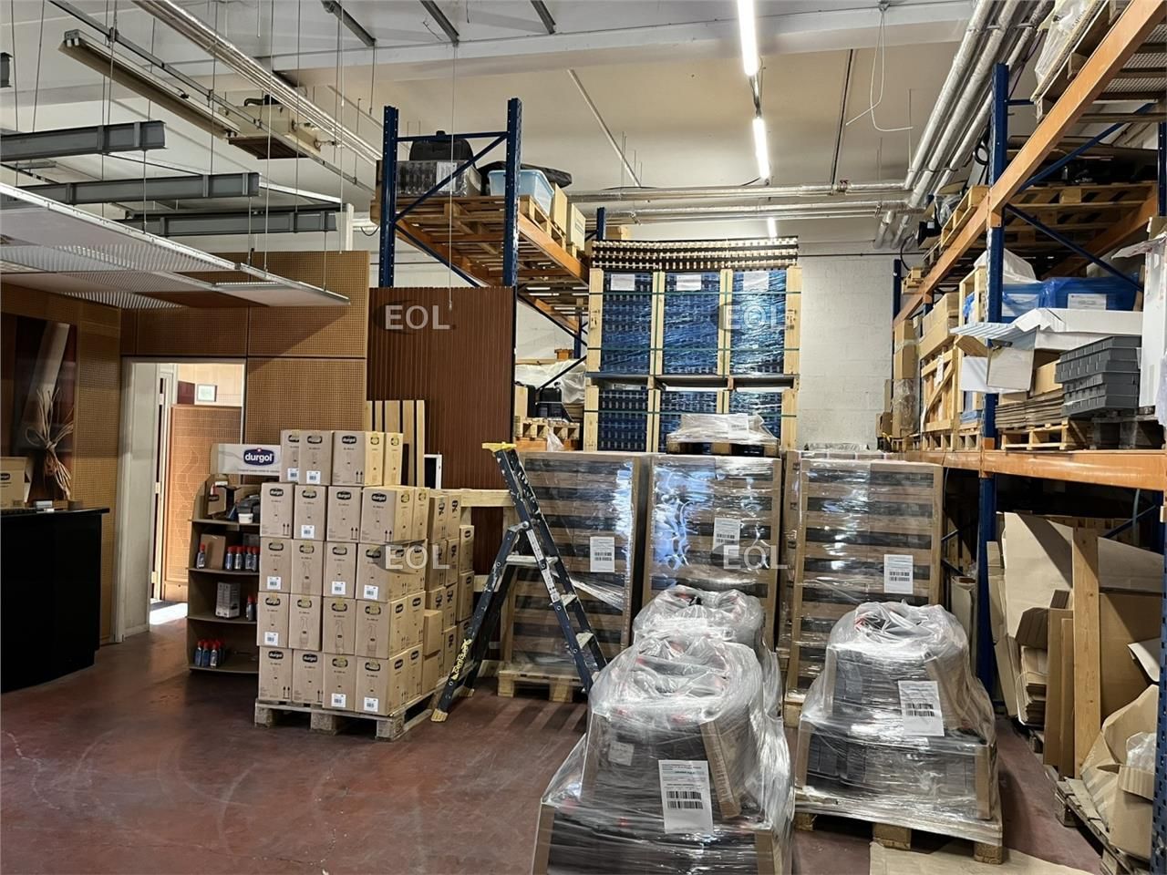 A LOUER : Local d'activités de 366 m²