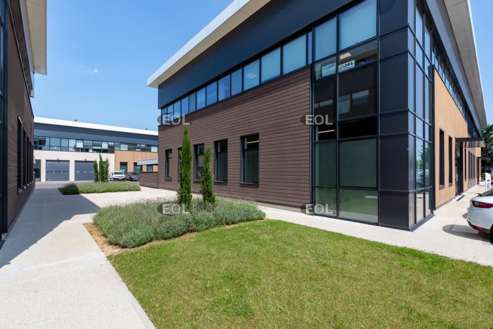 A LOUER : Local d'activités mixte de 797 m²